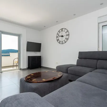 Luxury Horizon Apartment *