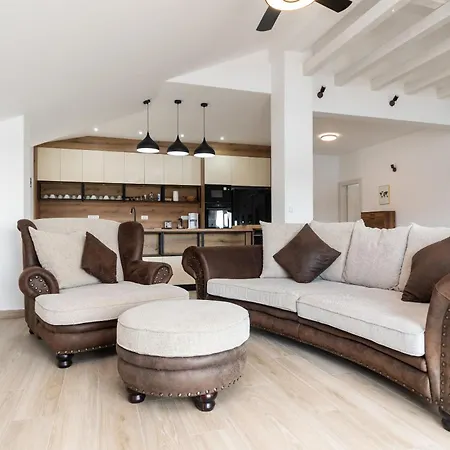 Luxury Horizon Apartment *