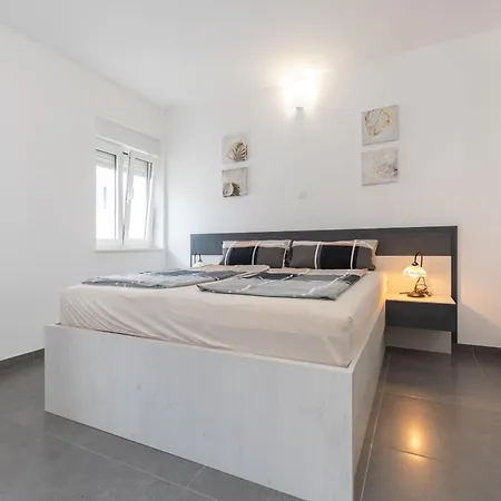 Luxury Horizon Apartment